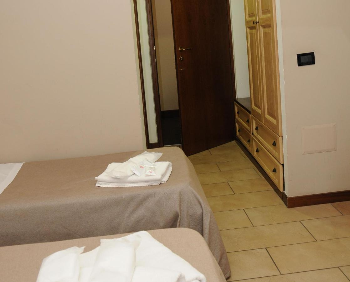 Hotel Fly Casoria Buitenkant foto