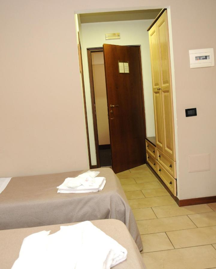 Hotel Fly Casoria Buitenkant foto